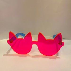ISLYNYC Cat Eye Sunglasses